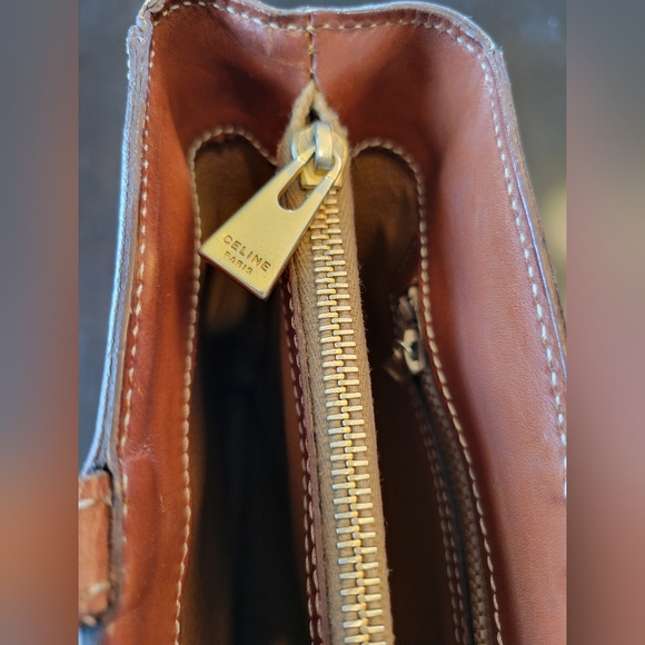 CÉLINE Paris Vintage Triomphe Handbag. - Picture 9 of 11